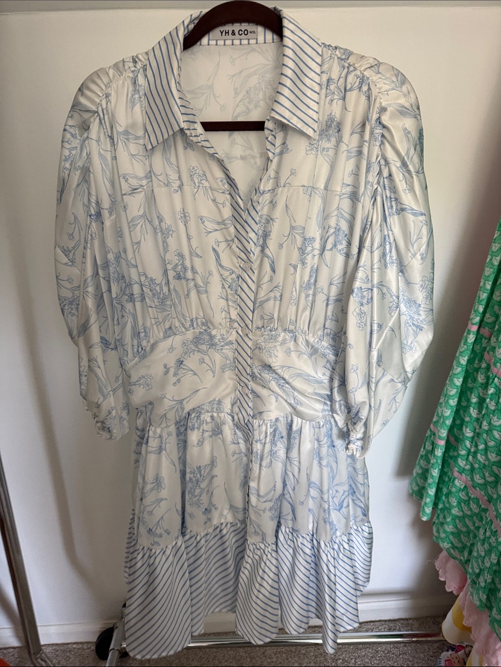 AMABELLA Light Blue & White Floral Puff-Sleeve Mini Dress - Picture 6 of 8
